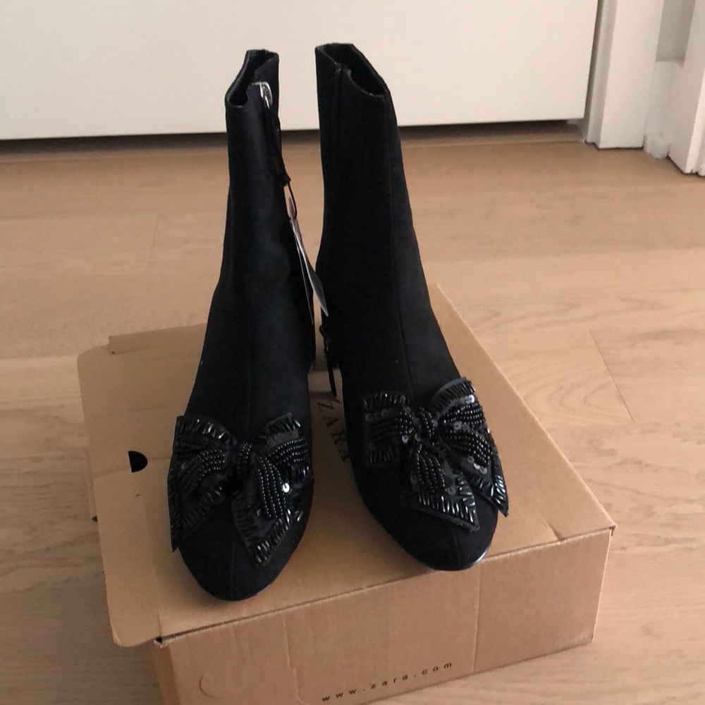 NWT Zara embellished toe booties.